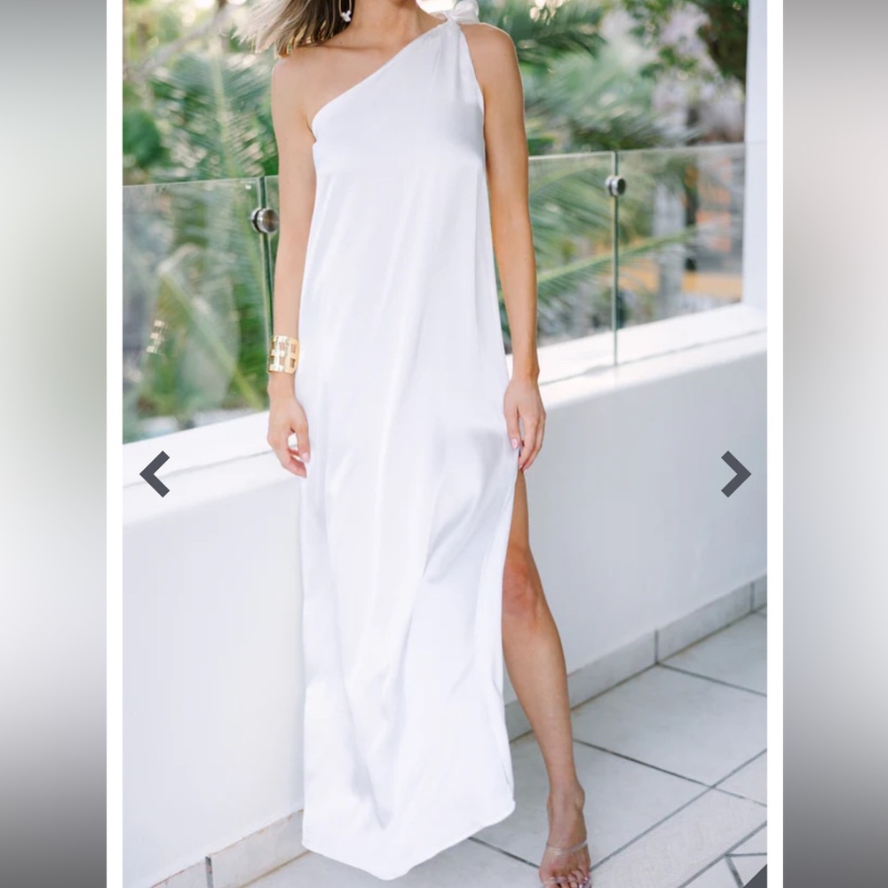 Elegant White Maxi Dress